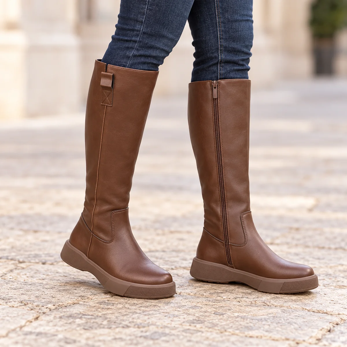 bottes femme marron fourrees a zip et semelle epaisse lot18b porte