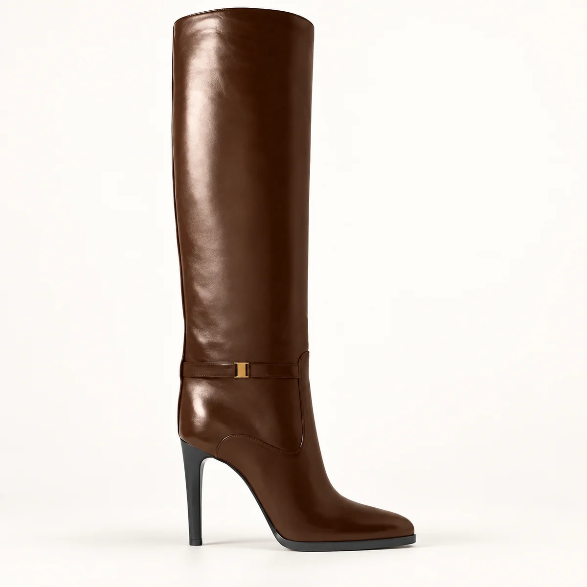 Femme portant des bottes marron en cuir lisse avec finition élégante