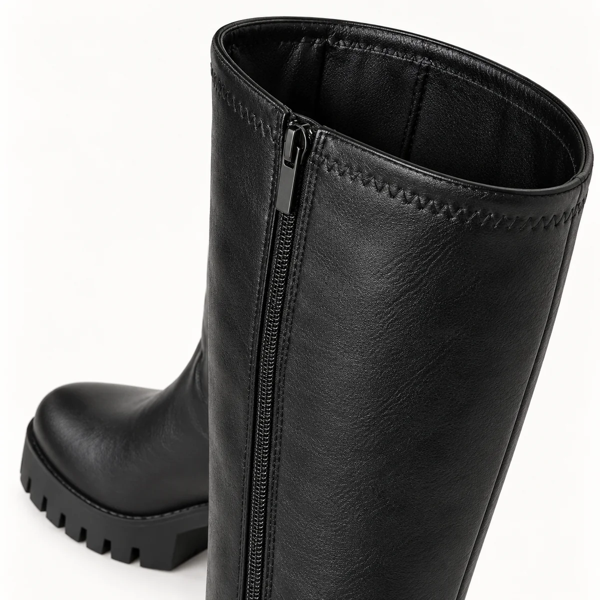 bottes femme noir similicuir a talon carre et zip lot18b detail