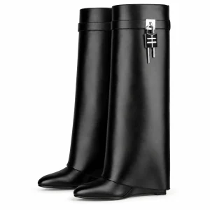 Bottes femme noires à grand revers et boucle argentée