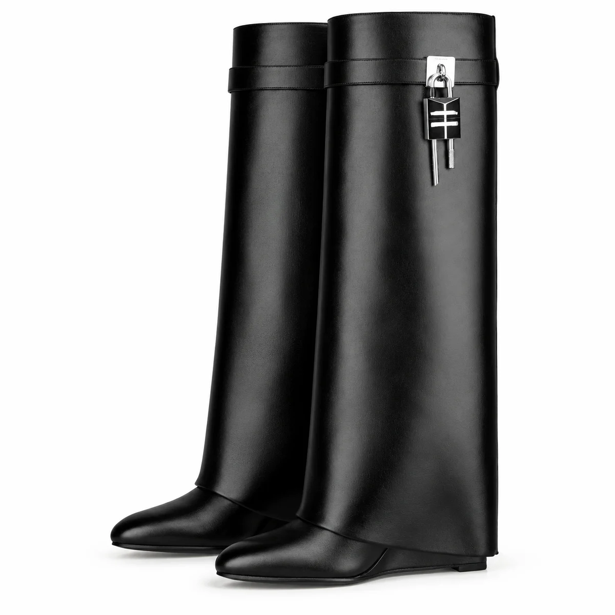 Bottes femme noires à grand revers et boucle argentée