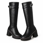 Bottes femme noires effet croco à talon carré
