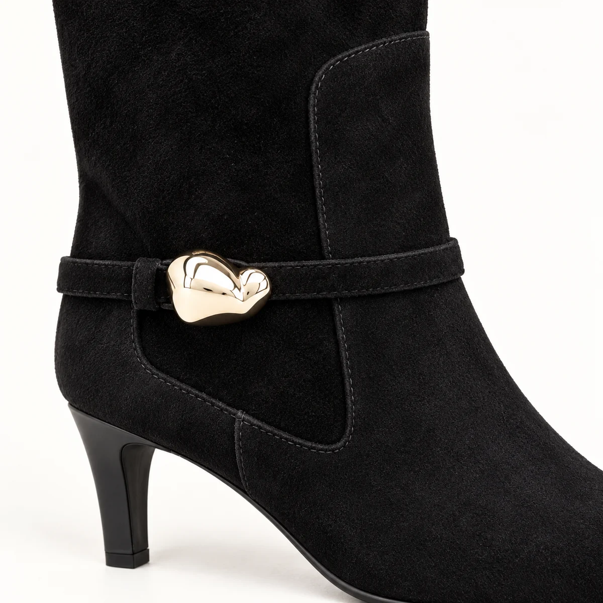 Chaussures femme élégantes en suédine noires avec bride et talon fin