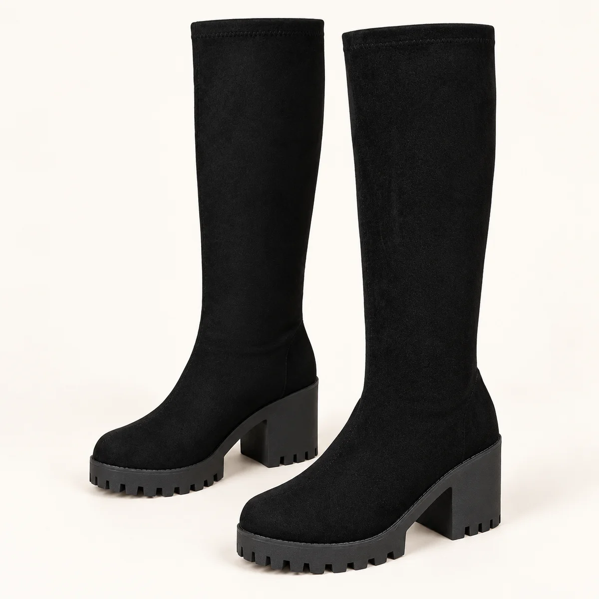 Bottes femme noires en suédine avec semelle crantée élégantes