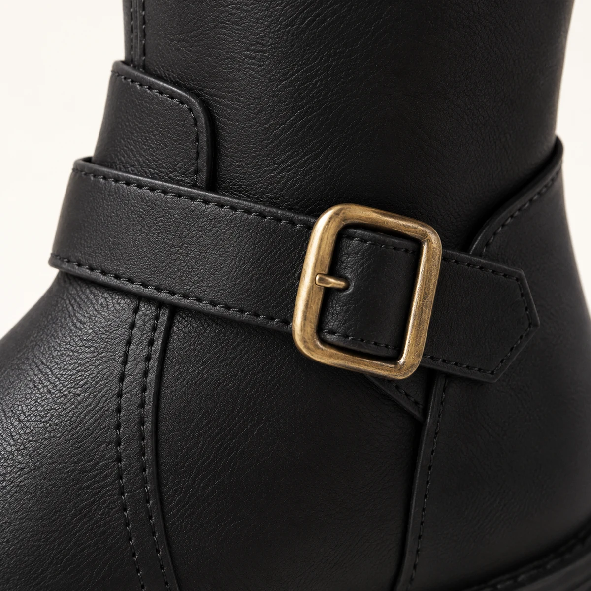 Chaussures hiver pour femmes en cuir noir avec boucle et talon épais