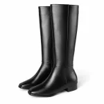 Bottes femme noires fourrées à bout carré en cuir pour hiver
