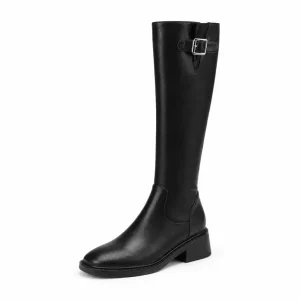 bottes femme noires fourrees a grande boucle vue de trois quarts sur fond blanc 44736