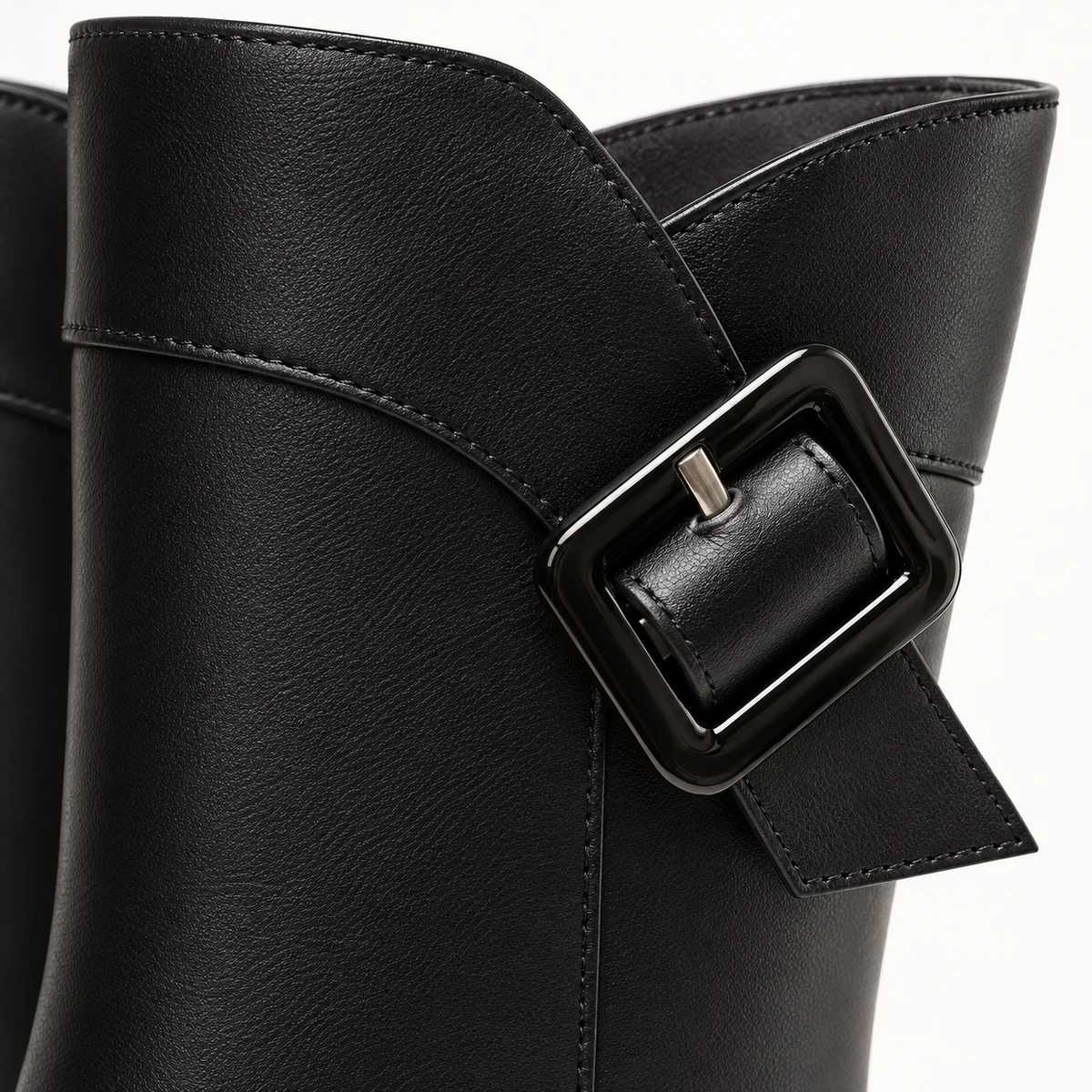 Chaussures féminines noires avec boucle et intérieur fourré pour hiver