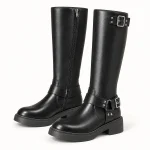 Bottes pour femme noires hautes à boucles et rivets stylisées