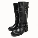 Bottes femme noires hautes à brides et anneau métallique élégantes