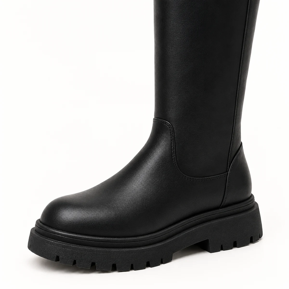 Chaussures féminines hautes noires à semelle crantée pour mode urbaine
