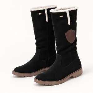 Bottes femme noires veloutées avec écusson et semelle basse élégantes