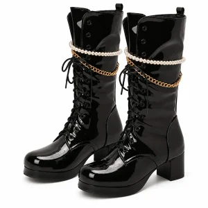 Bottes femme noires vernies à lacets et chaînes