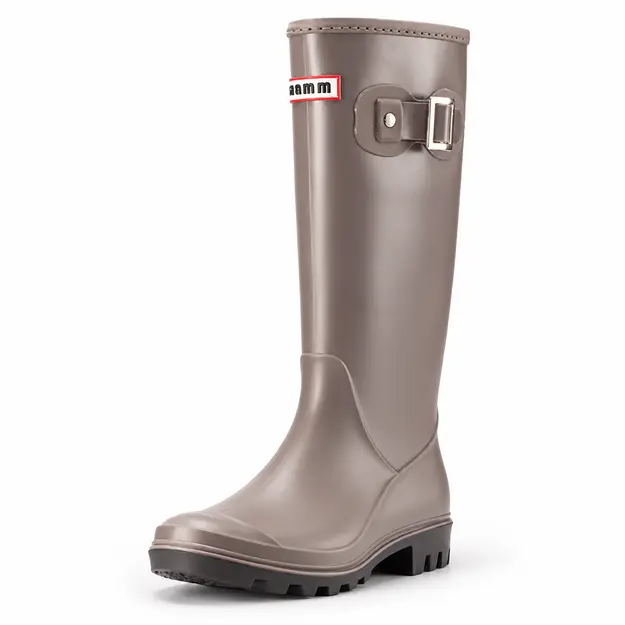 bottes femme taupe hautes a boucle vue de trois quarts sur fond blanc 44747