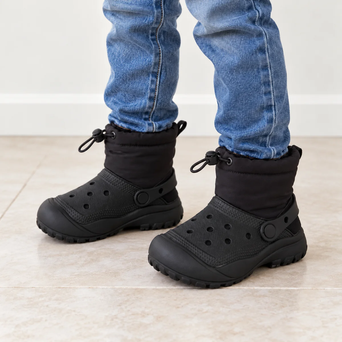Chaussures garçon noires fourrées à fermeture éclair et tige rembourrée