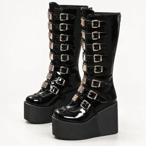 Bottes gothiques femme noires vernies avec multiples boucles élégantes