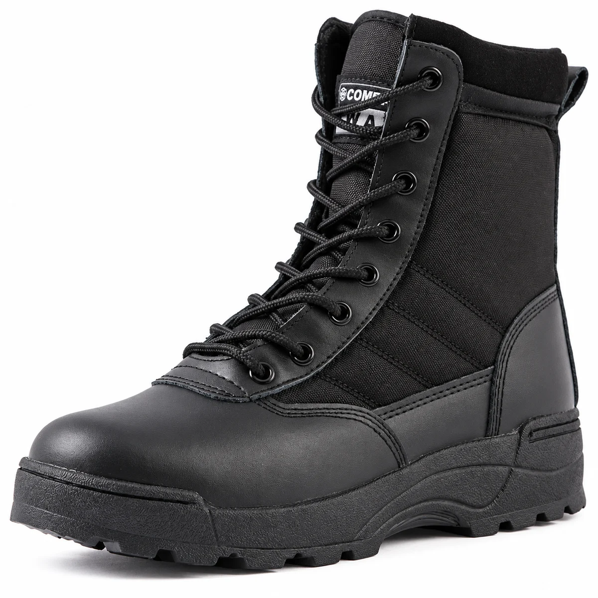 Bottes masculines noires à lacets dans un style militaire élégant