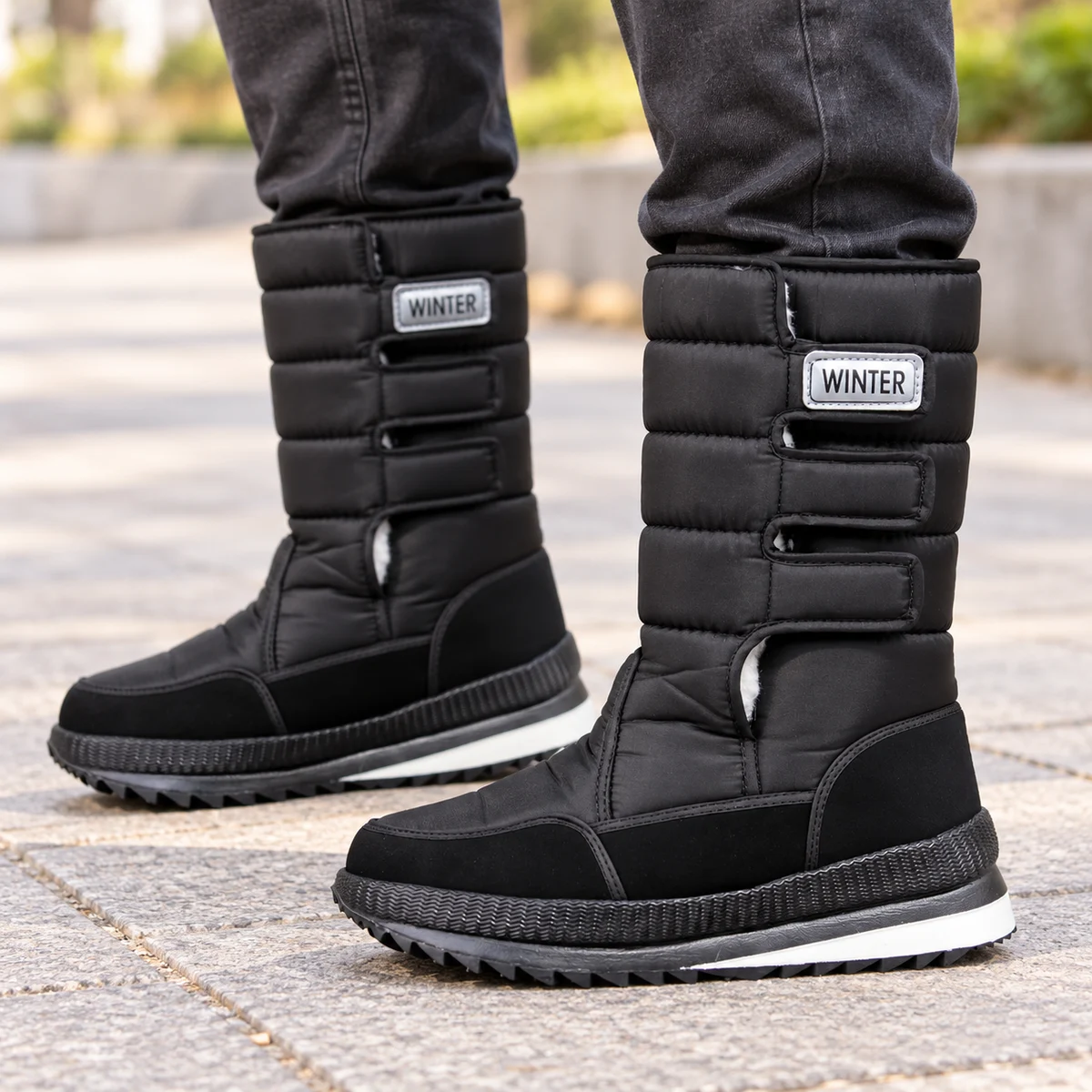 Chaussures homme noires fourrées à scratchs adaptées pour l'hiver
