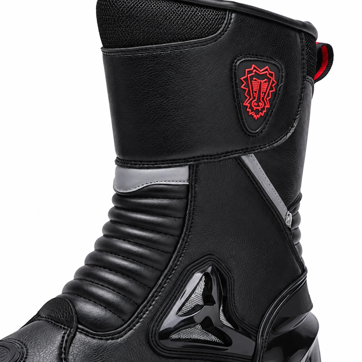 Chaussures mixtes noires avec empiècements en cuir et touches rouges tendance