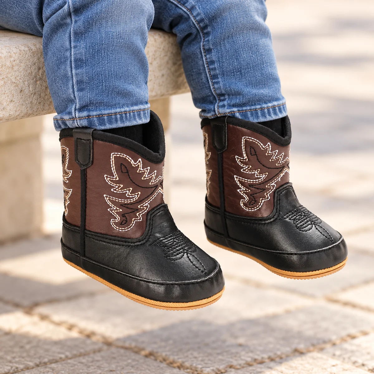 Mini bottines bébé noires à motif brodé de style western