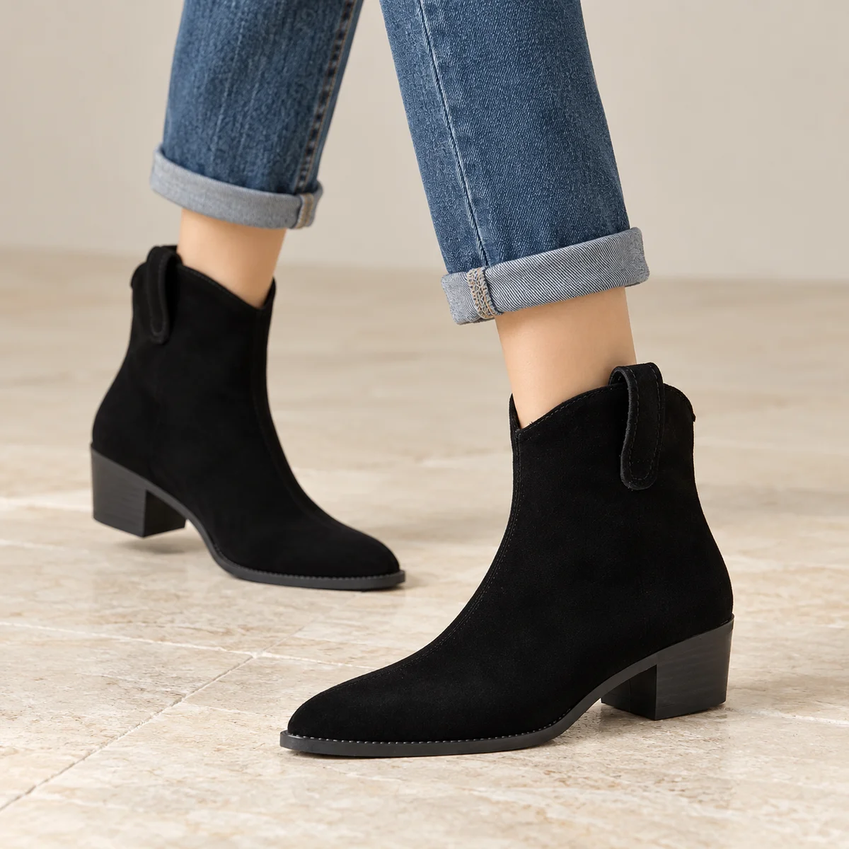 Chaussures Chelsea féminines noires en velours à talon modéré