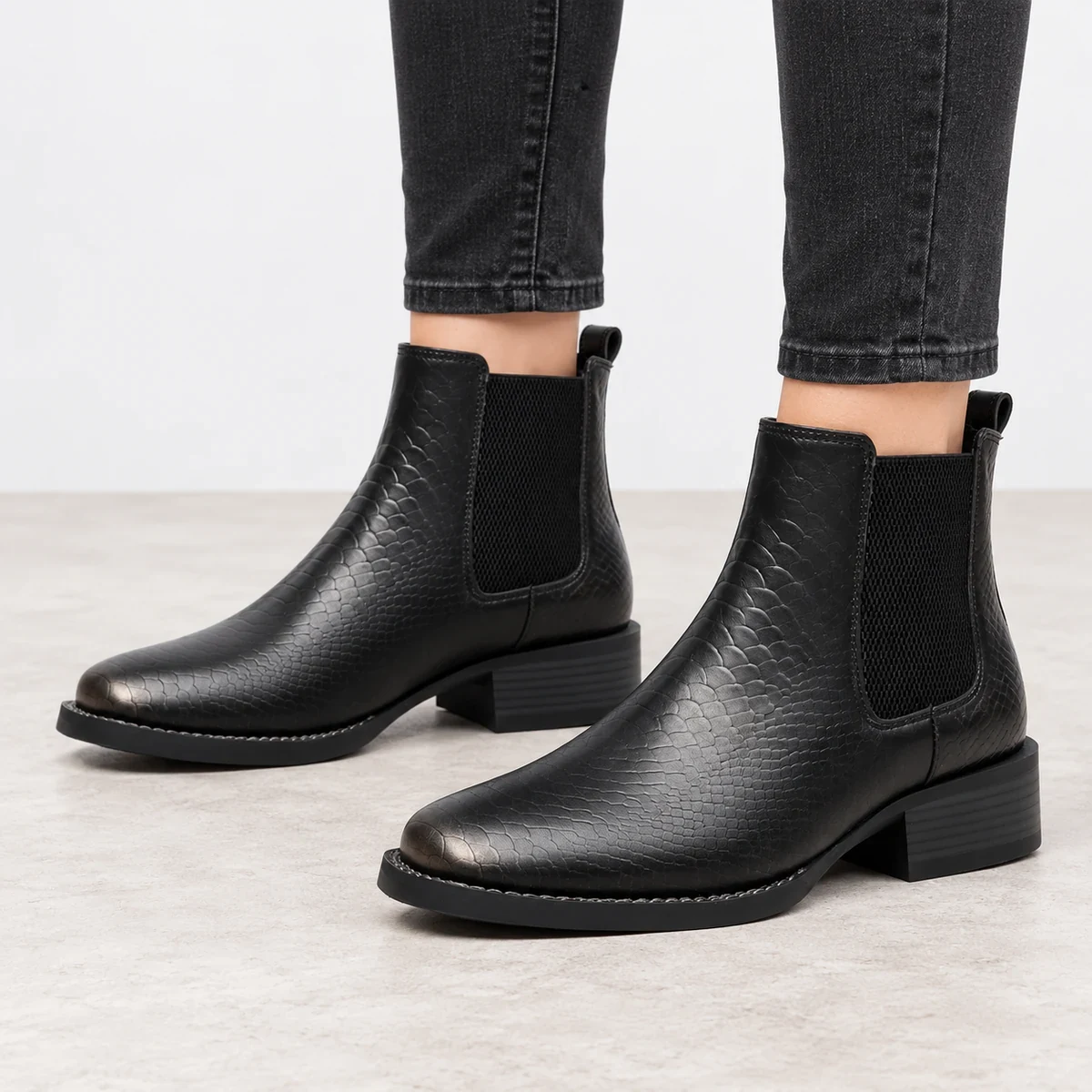 Chaussures homme Chelsea noires à motif serpent tendance et sophistiqué