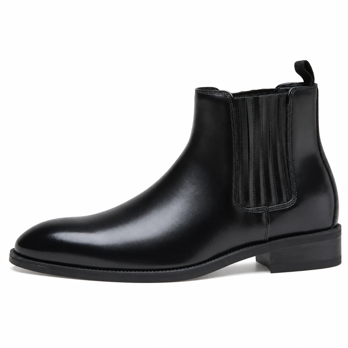 Détail des bottines Chelsea homme en cuir noir avec talon discret