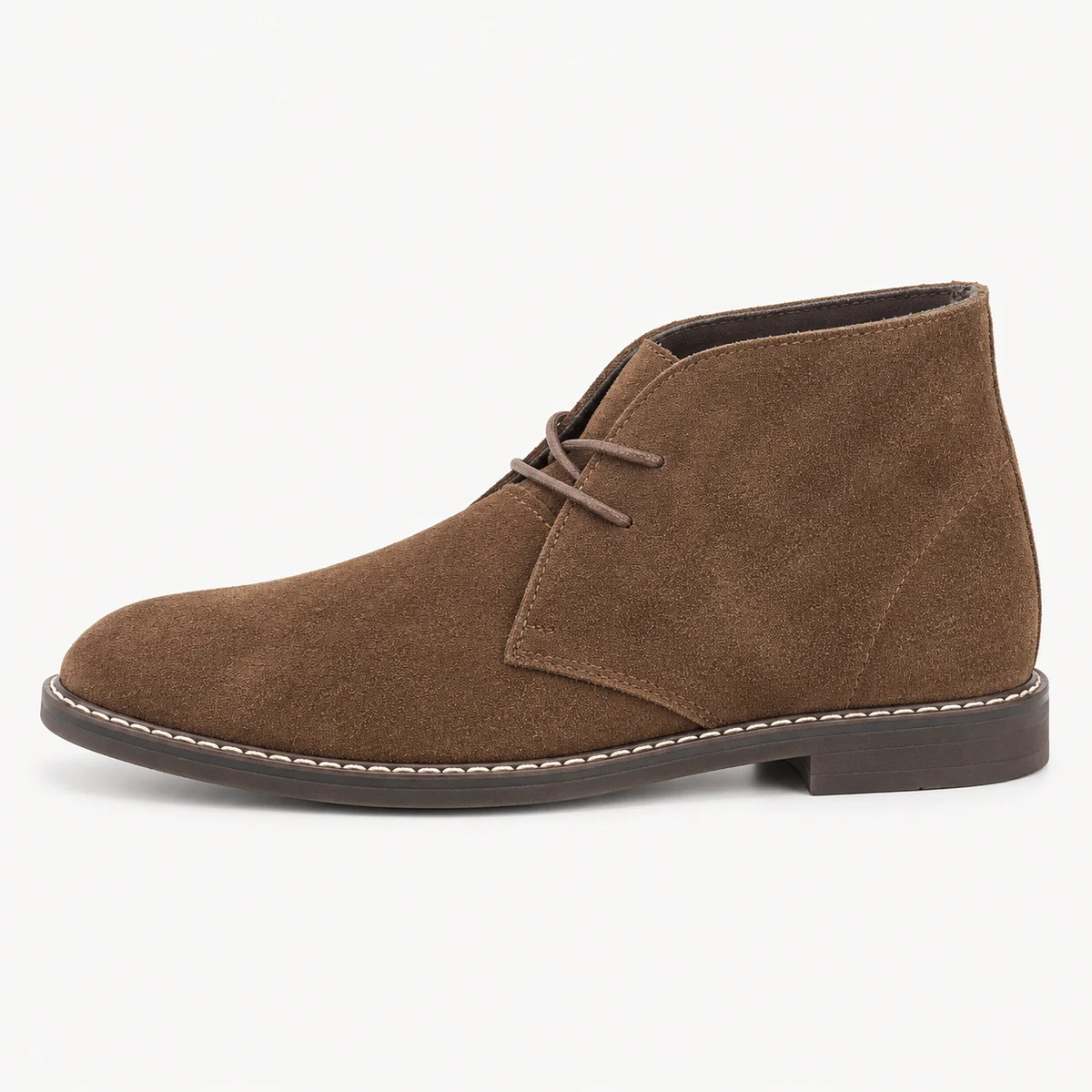 Forte vue de face des bottines chukka homme marron en cuir velouté