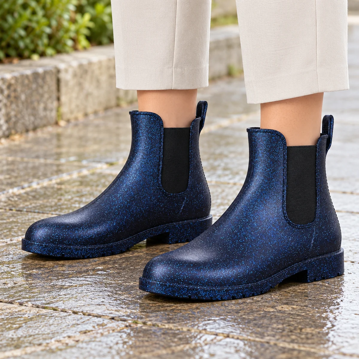 bottines de pluie femme bleues etoilee 44481 11a porte