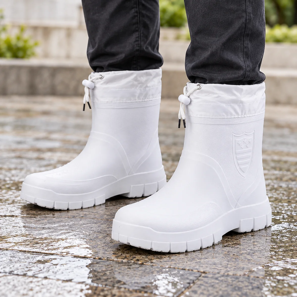 bottines de pluie homme blanches fourr 44484 11a porte