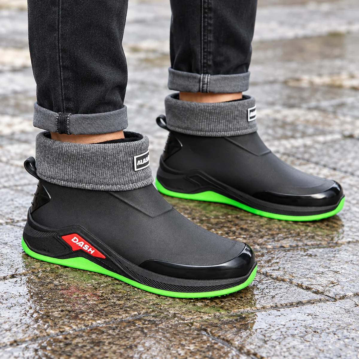 bottines de pluie homme noires et vert 44490 11a porte