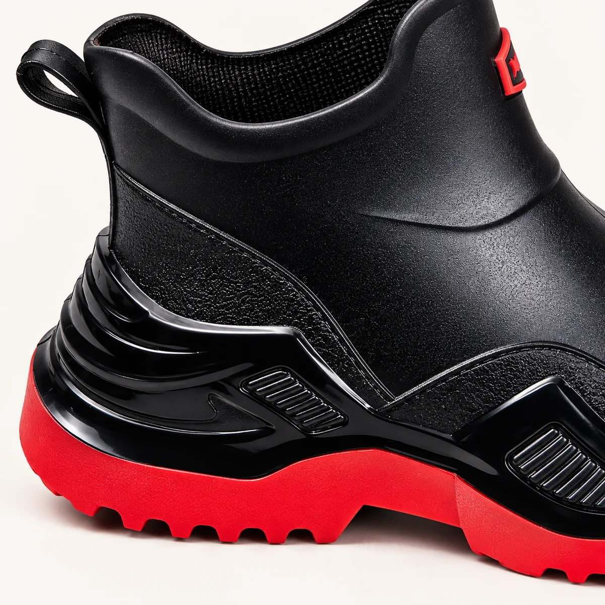 bottines de pluie mixtes noires et rou 44485 11a detail