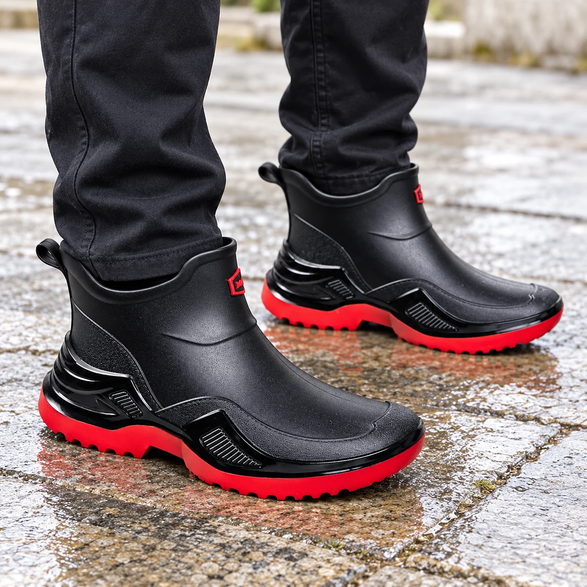 bottines de pluie mixtes noires et rou 44485 11a porte