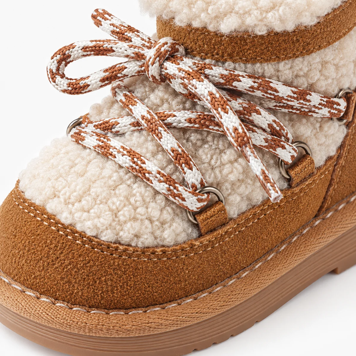 bottines enfant camel fourrees a lacet 44522 11b detail