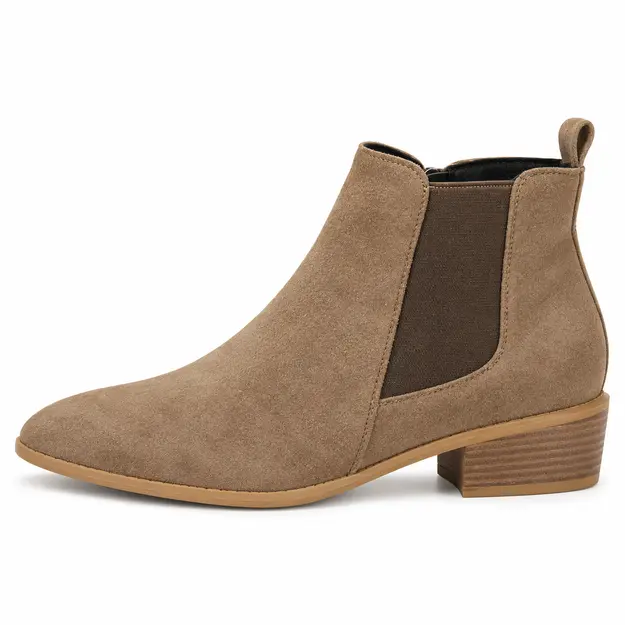 Vue latérale de bottines femme avec talons compensés marron foncé
