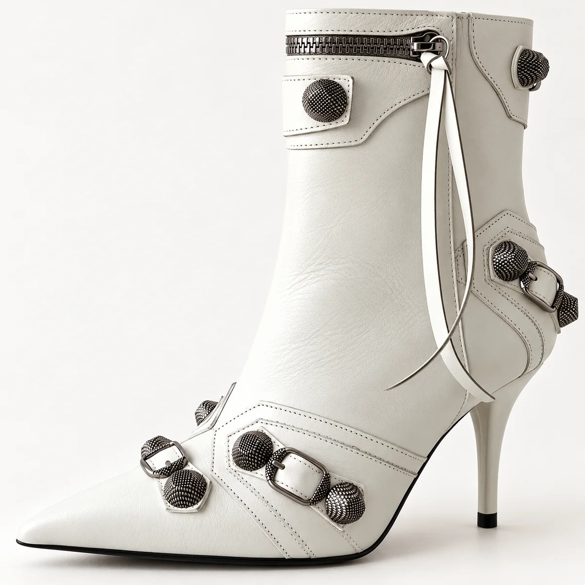 Chaussures femme blanches mode avec rivets et talon fin