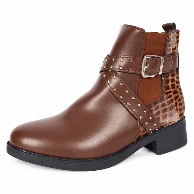 bottines femme cafe a boucles et clous detail de la boucle des clous et de la texture arriere 45049