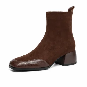 bottines femme en daim a talon haut fourrees marron doublure fourree vue de trois quarts sur fond blanc 45127