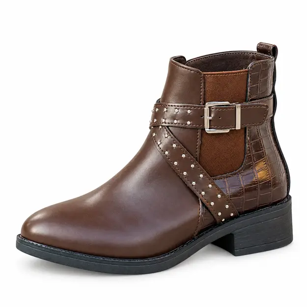 bottines femme marron a boucles et clous vue de trois quarts sur fond blanc 45050