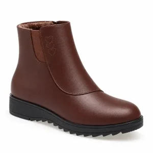 bottines femme marron doublees a semelle basse vue de trois quarts sur fond blanc 45075