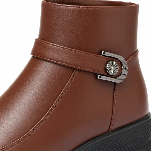bottines femme marron doublees en microfibre detail de la bride et de la semelle noire 45054
