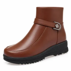 bottines femme marron doublees en microfibre vue de trois quarts sur fond blanc 45054