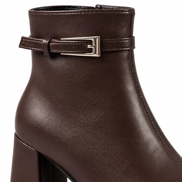 bottines femme marron pointues a talon carre detail de la boucle et du bout pointu 45064