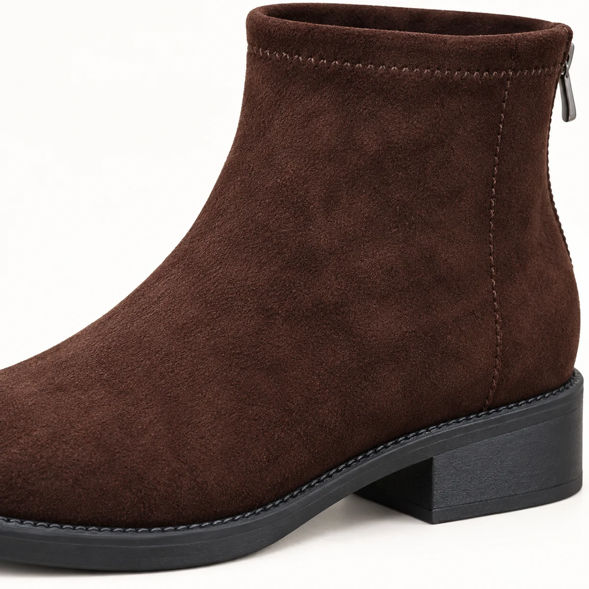 Bottines femme marron à talon bas en tissu velouté pour style décontracté