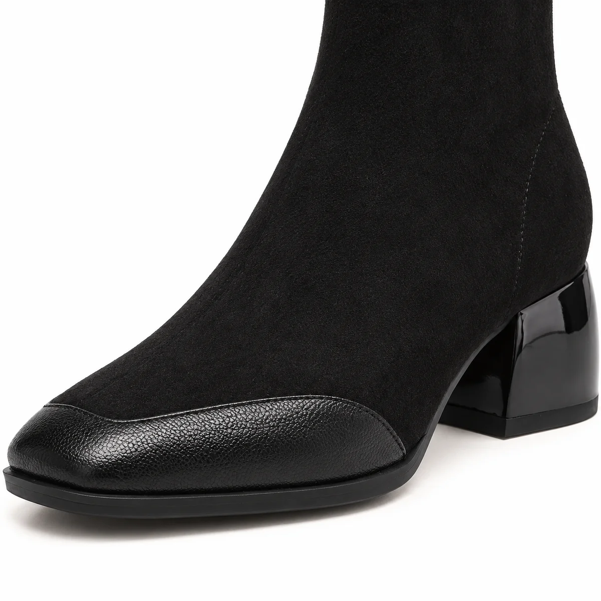 Bottines noires féminines à bout lisse et tige veloutée pour style chic