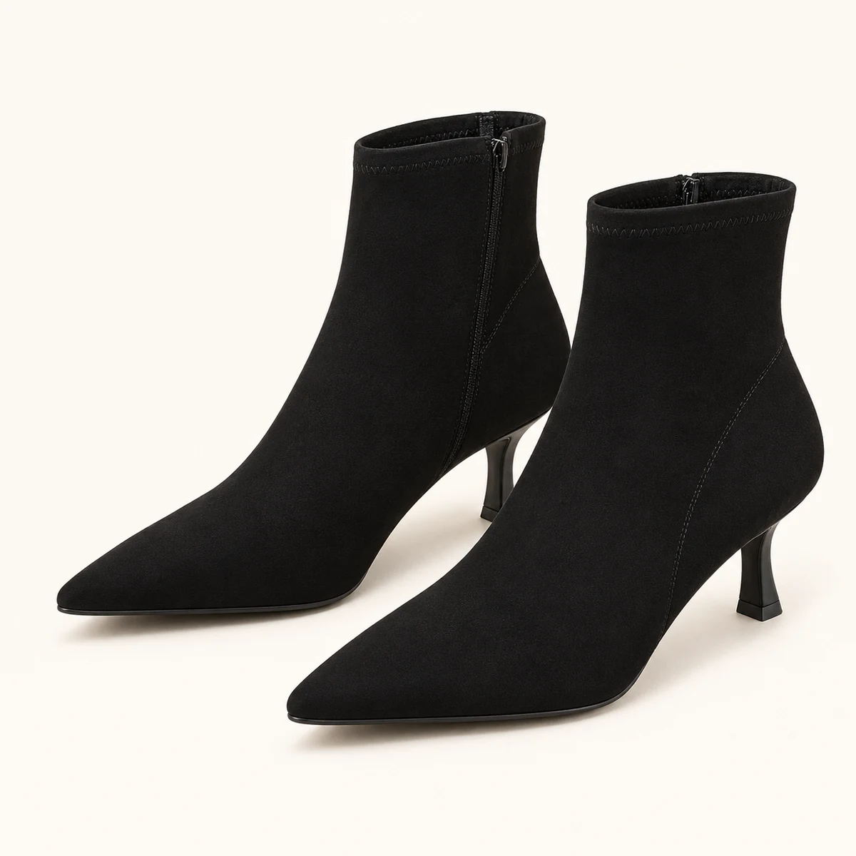 bottines femme noires a bout pointu et petit talon fin vue principale