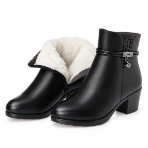 Bottines femme noires à doublure claire et talon carré en cuir élégant