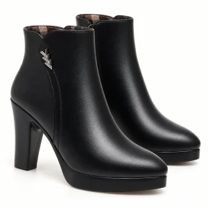 Bottines femme noires à haut talon avec doublure à carreaux élégantes