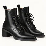 Bottines noires à lacets et bout pointu pour femme