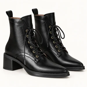 Bottines noires à lacets et bout pointu pour femme